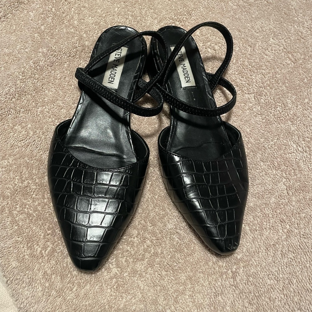 Steve Madden Black flats